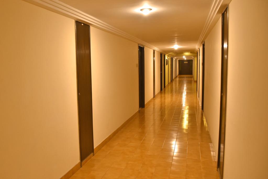 Hotel Poonja International Mangalore Exteriör bild